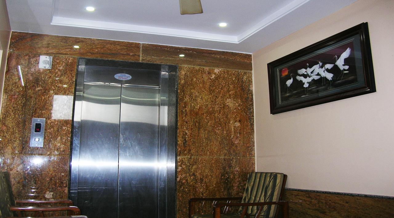 Athidhi Residency Hotel Tirupati Bagian luar foto