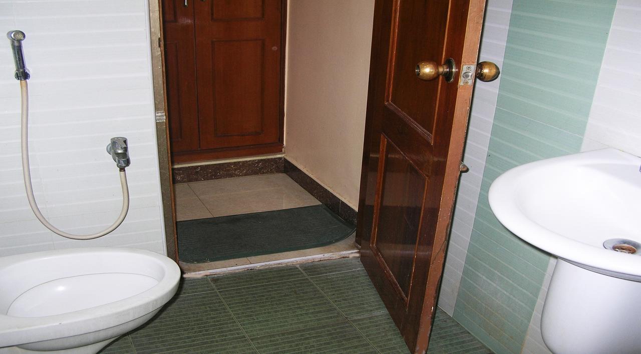 Athidhi Residency Hotel Tirupati Bagian luar foto