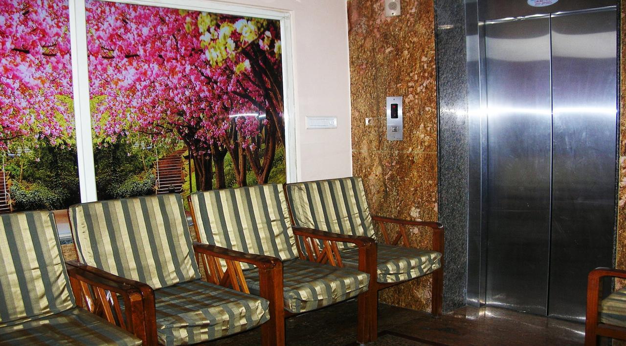 Athidhi Residency Hotel Tirupati Bagian luar foto