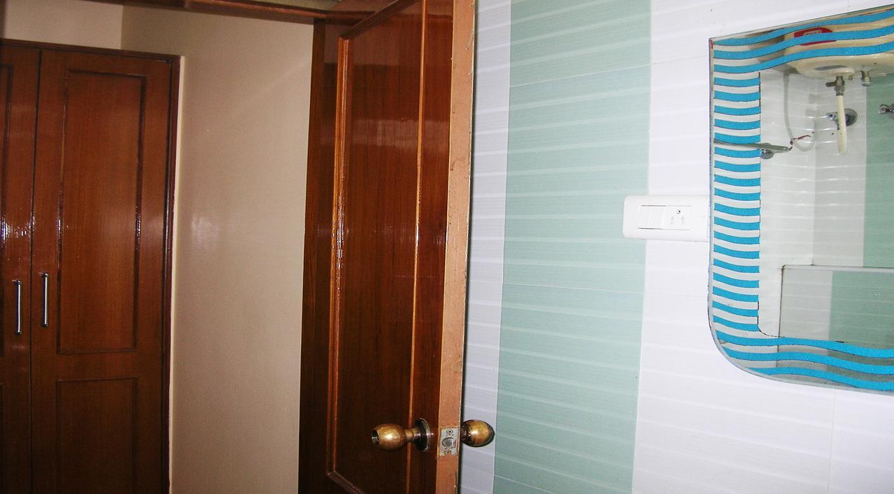 Athidhi Residency Hotel Tirupati Bagian luar foto