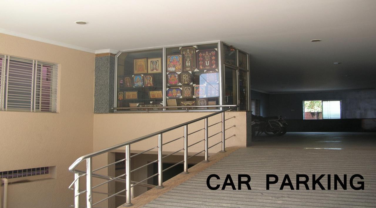 Athidhi Residency Hotel Tirupati Bagian luar foto